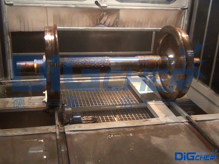 高速動車組輪對(duì)除漆前後對比