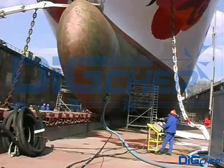 船體除漆除鏽遙控爬壁機器人