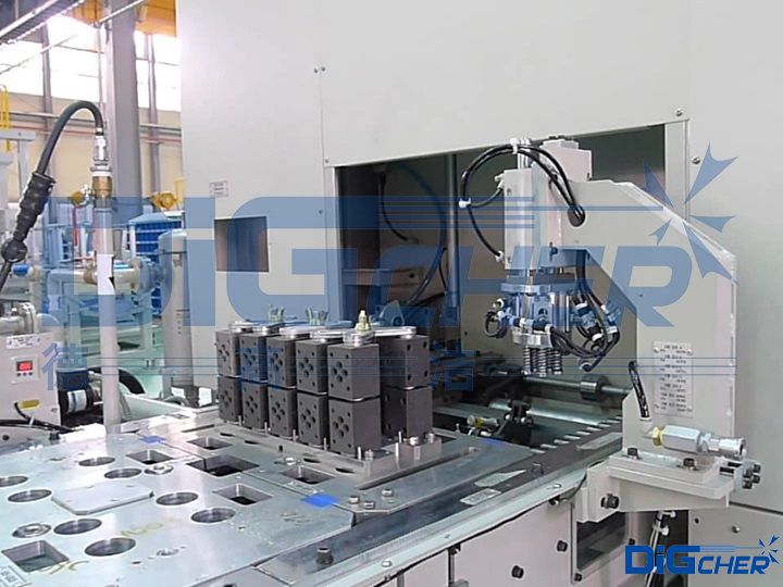 通過式去（qù）毛刺（cì）加工線工件傳動