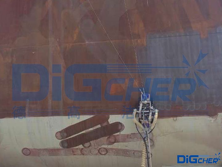 德高潔船舶除鏽爬壁機器人