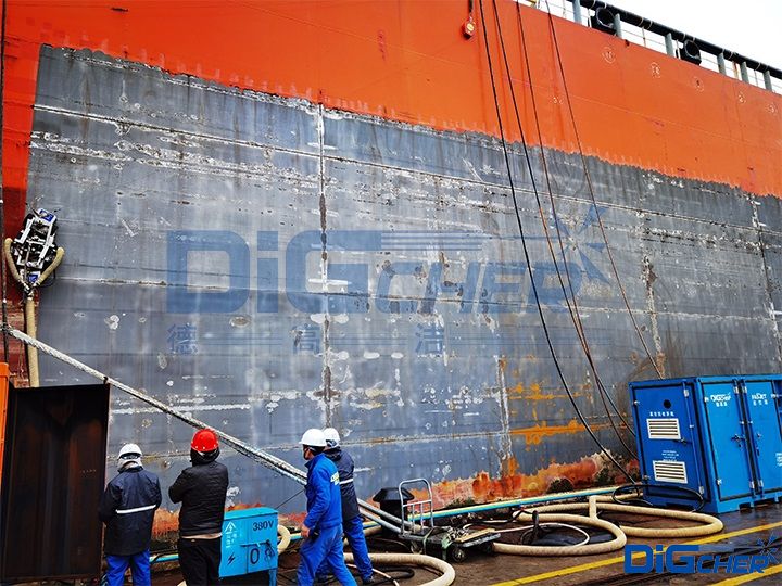 CR4D船舶除鏽爬壁機器人作業