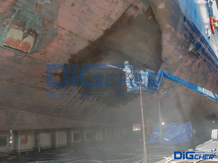 高（gāo）壓水（shuǐ）清洗船底