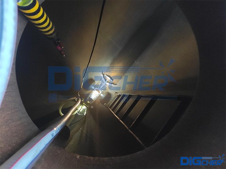 鐵路罐車刮（guā）水機器人