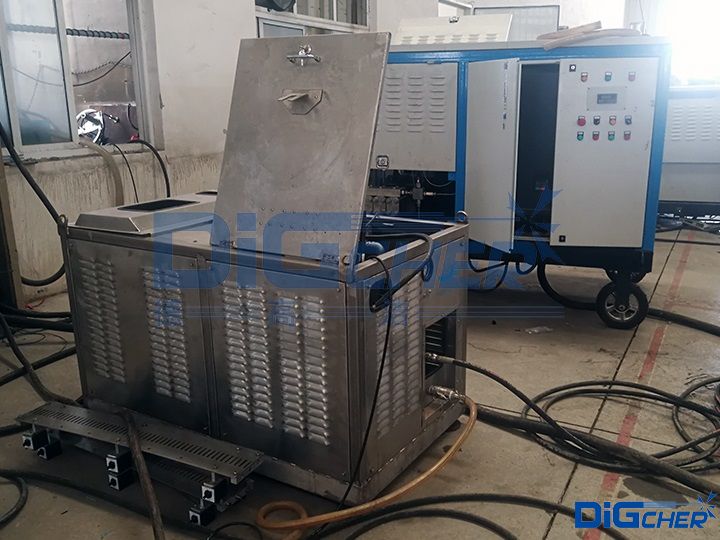 德高潔水下切(qiē)割機高壓水主機