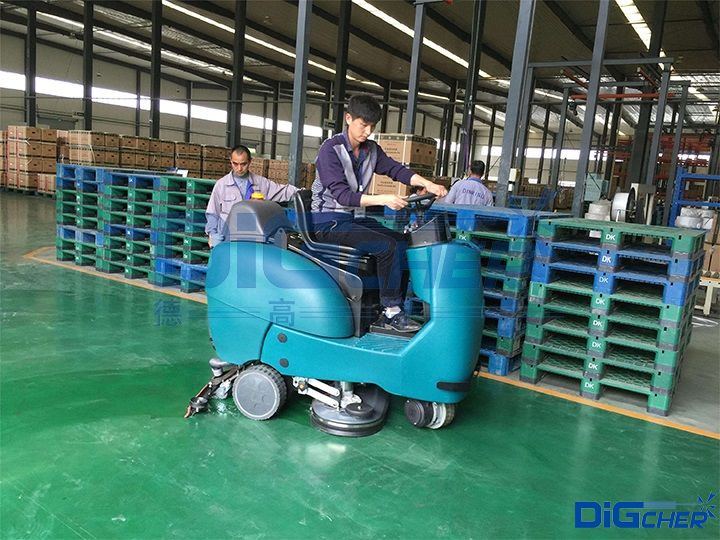 洗地機清洗（xǐ）地麵