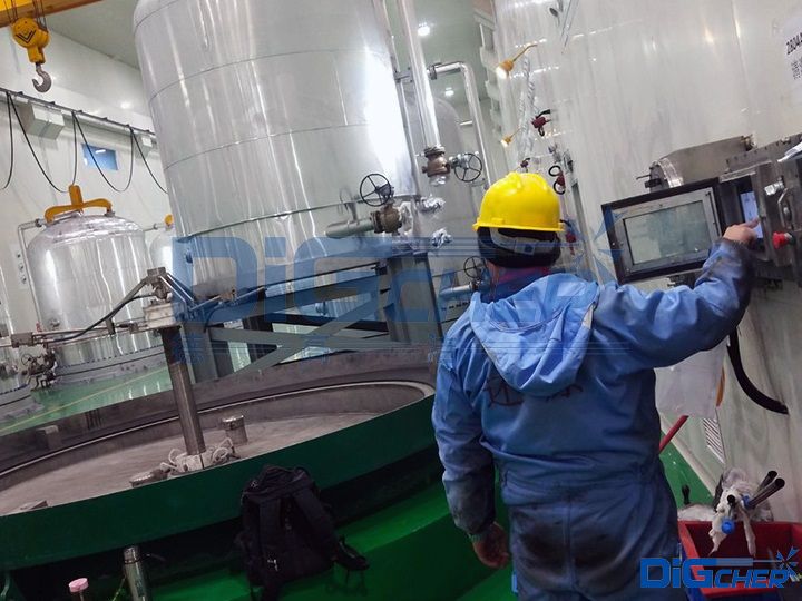 德高潔多（duō）晶矽還原爐鍾罩清洗係統（tǒng）