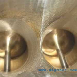 發(fā)動機油道孔清洗機-曲軸油道(dào)孔清洗設備-高壓水射流化油器油道孔清(qīng)洗機