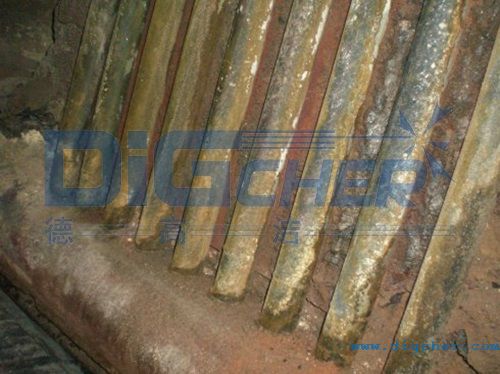 鍋爐高壓清洗機清洗後的鍋爐聯箱及水冷壁