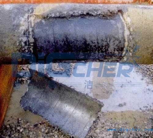 海底管道外表麵的混凝土防護層（céng）剝離