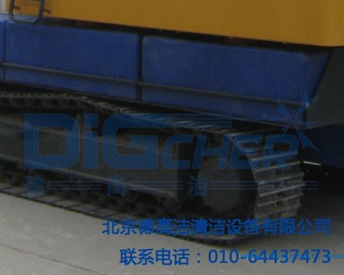 SOLAR-TC 3500太陽能電池板清洗（xǐ）車履帶