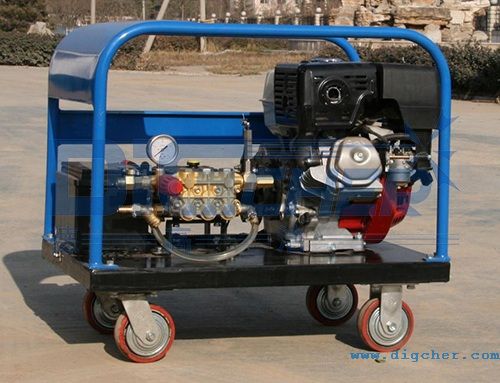 DI9018GM太陽能電池板移(yí)動清洗單機